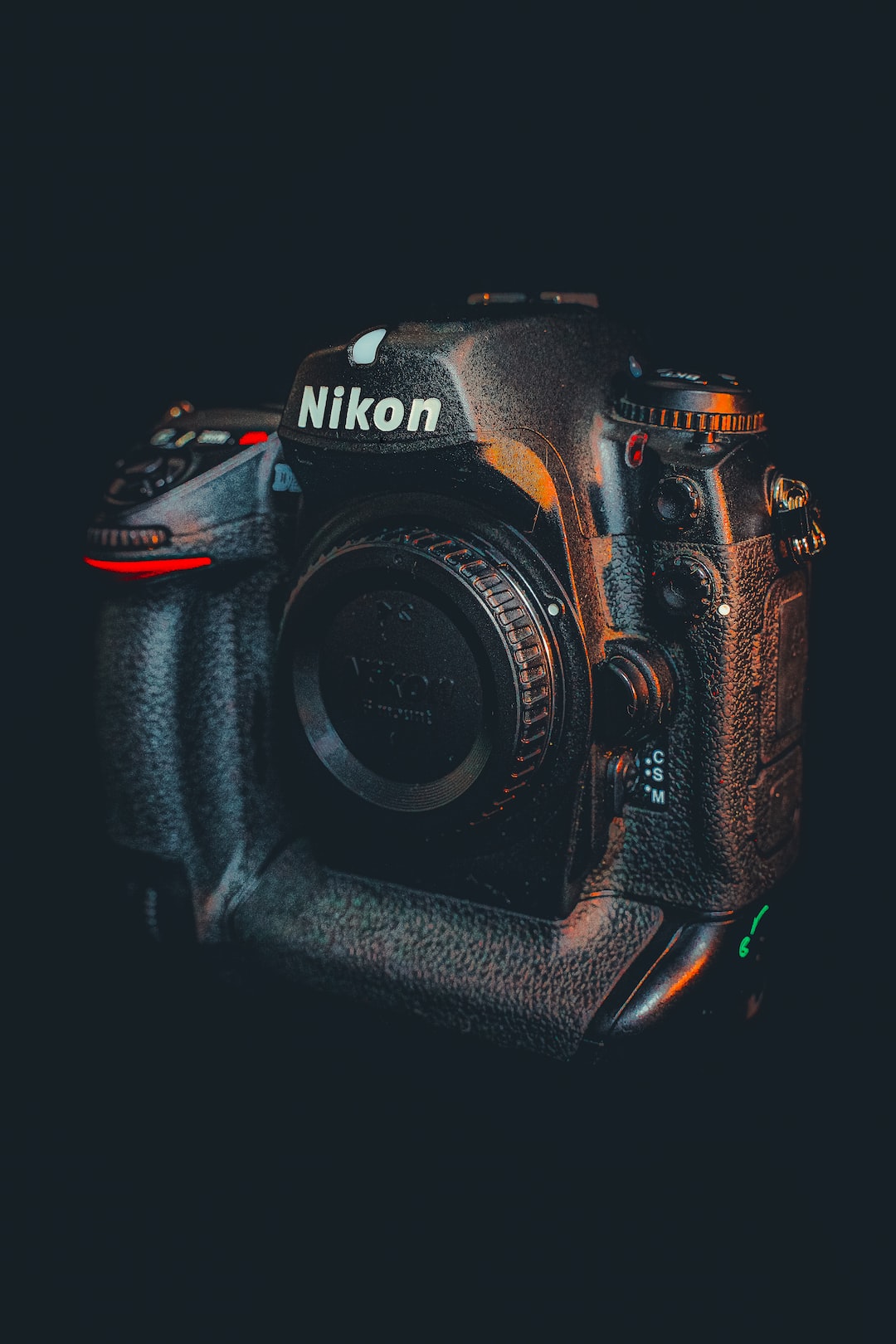 Nikon D2h Camera body