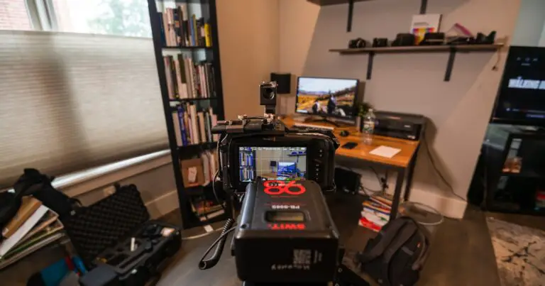 Featured image for 7 Medium Format Camera Systems That Will Transform Your Studio 2025