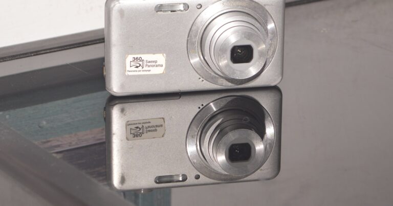 Featured image for DSLR vs Mirrorless Camera Brands 9 Key Differences You Must Know 2025